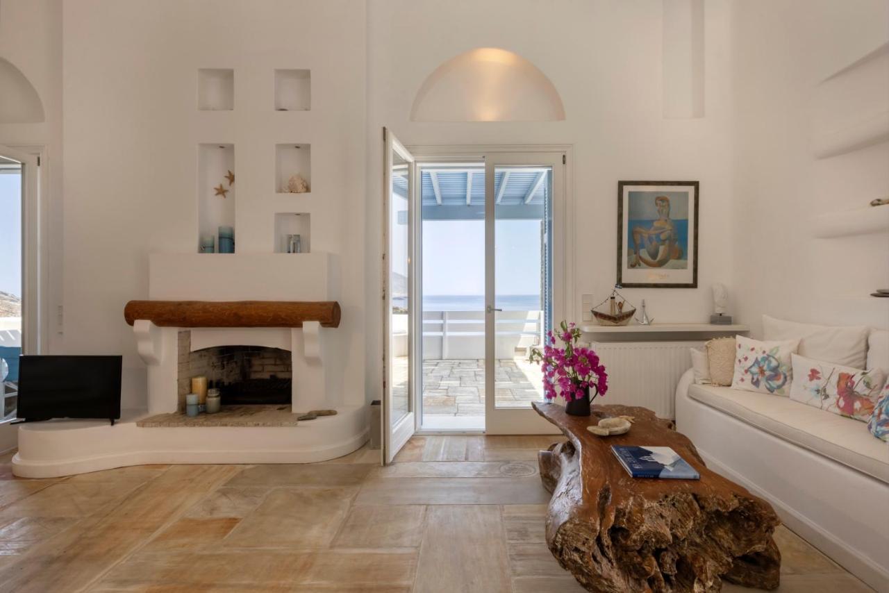Luxury Villa By The Beach Stenies Bagian luar foto