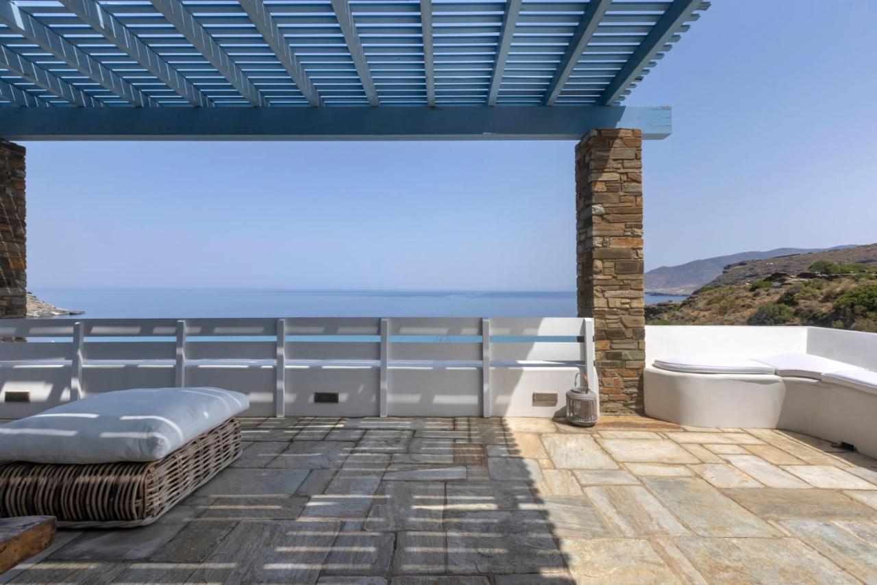 Luxury Villa By The Beach Stenies Bagian luar foto