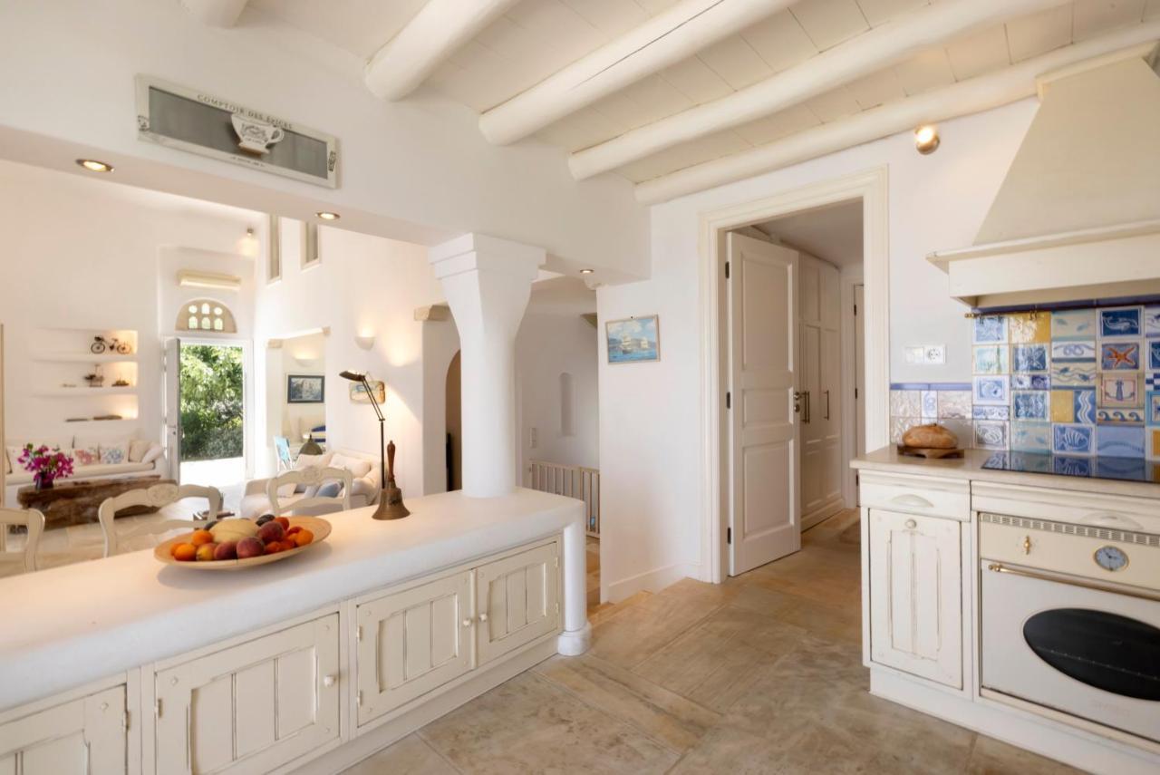 Luxury Villa By The Beach Stenies Bagian luar foto