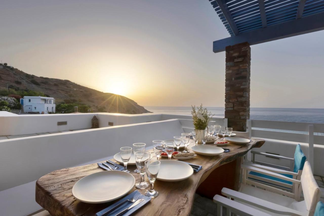 Luxury Villa By The Beach Stenies Bagian luar foto